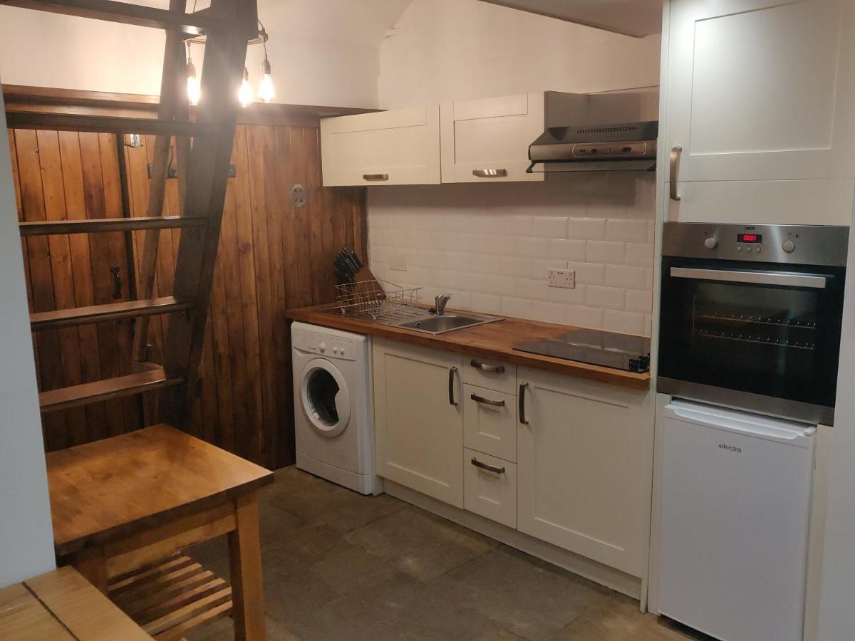 치펜햄 The Forge Kington St Michael 아파트 외부 사진