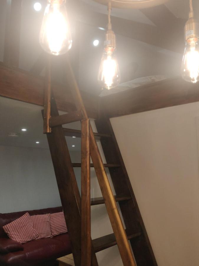 치펜햄 The Forge Kington St Michael 아파트 외부 사진